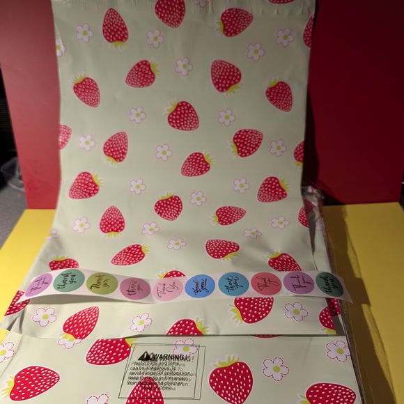 10 Huge 10x13 Strawberry Print Poly Mailers With 10 Thank You Stickers - Picture 7 of 7